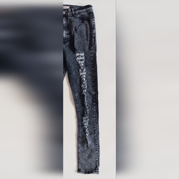 Red Fox Juniors Size 11 Distressed Skinny Blue Jeans - Picture 3 of 5